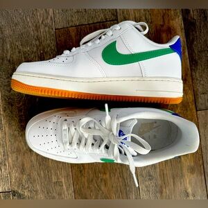 Nike Air Force 1 - green and white